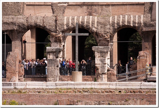 2009 04 08 Rome Colosseum-19