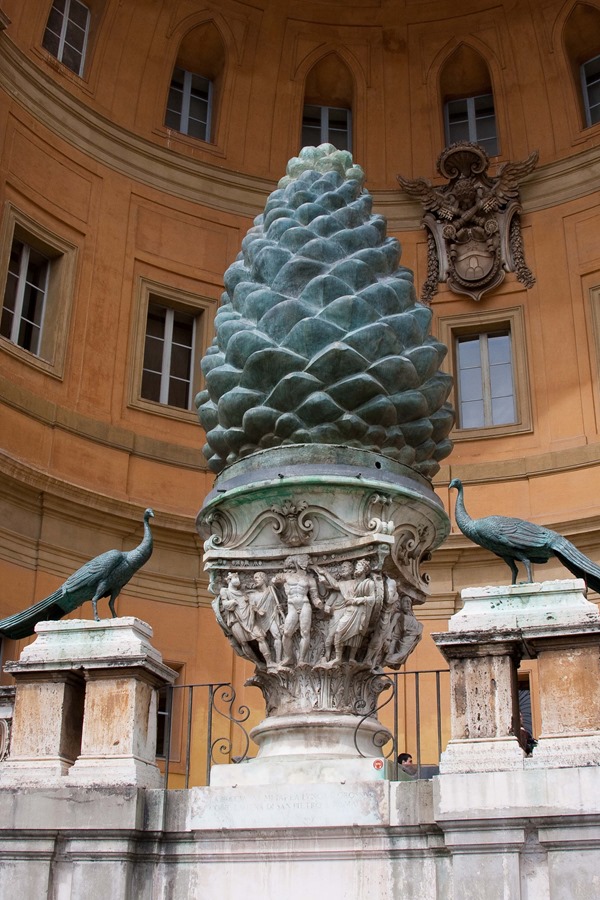 2009 04 09 Cortile della Pigna Vatican_