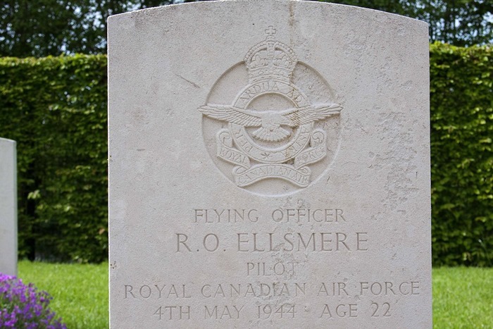 2009 05 03 St Desire War Cemetery  (11)