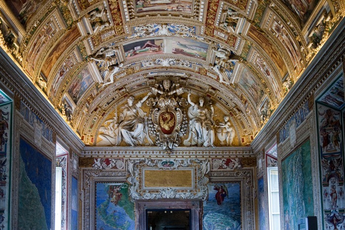 2009 04 Vatican Gallery of Maps_-5