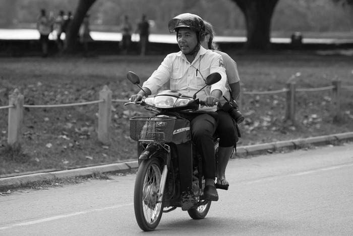 2013 11 24 Cambodia touring_-19