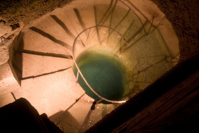 2008 Dec 28 Paris Catacombs_-13