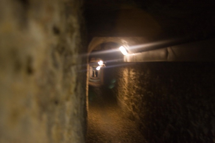 2008 Dec 28 Paris Catacombs_-6